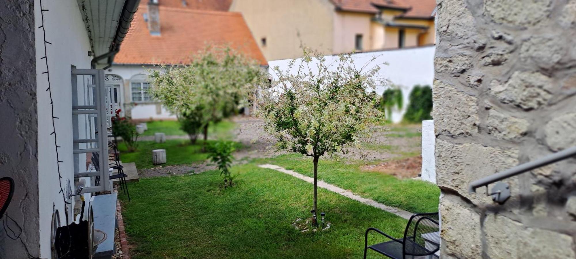 Ferienwohnung Plitzner Belvárosi Apartmanház Erlau Exterior foto