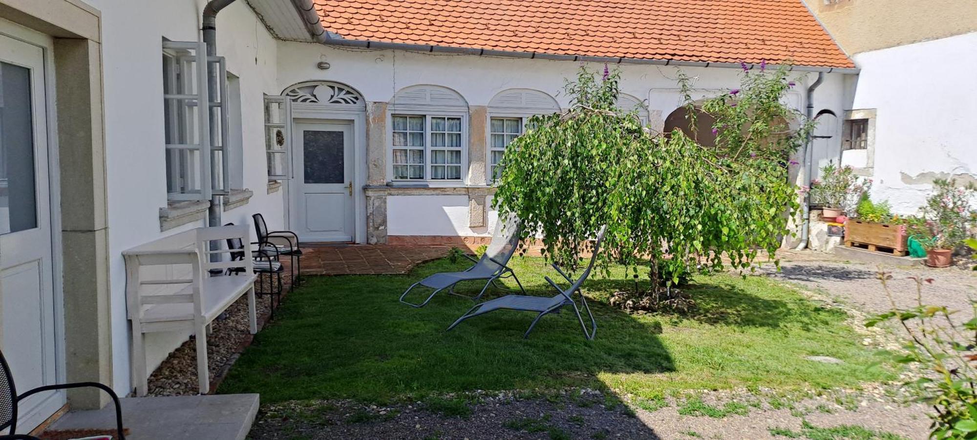 Ferienwohnung Plitzner Belvárosi Apartmanház Erlau Exterior foto