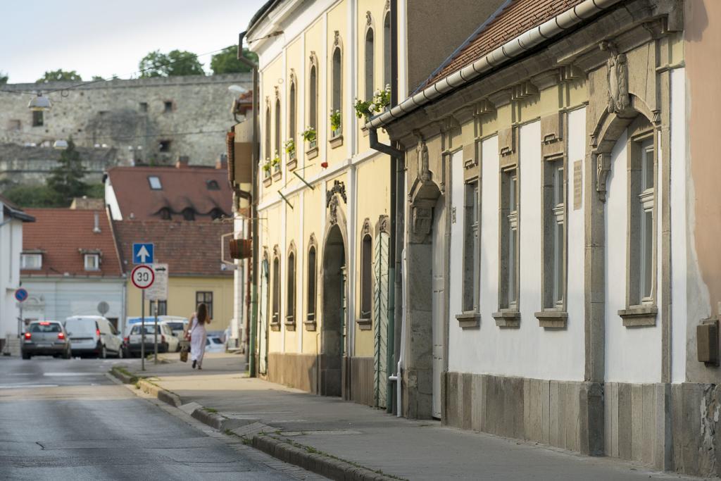 Ferienwohnung Plitzner Belvárosi Apartmanház Erlau Exterior foto